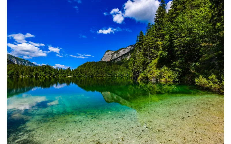 Val di Non: Lago di Tovel, Santuario di San Romedio, Castello di Thun